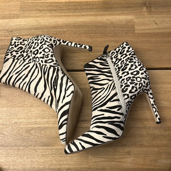 GUESS ⭐️ REEL COW FUR heeled boots - Picture 2 of 10